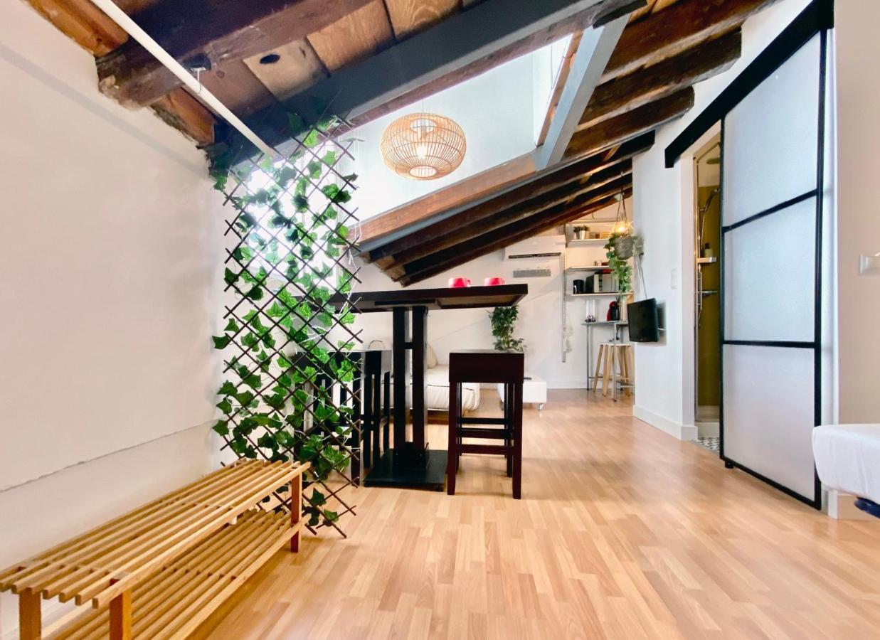 Charming Gran Via Attic Apartment Madrid Exterior foto